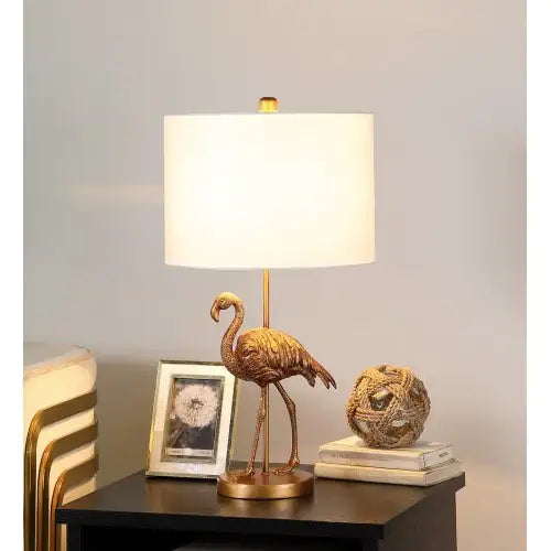 Luminária de Mesa de Resina Dourada Fosca com Flamingo